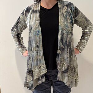Kamana layered crushed-velvet long gray jacket with blue flowers, S